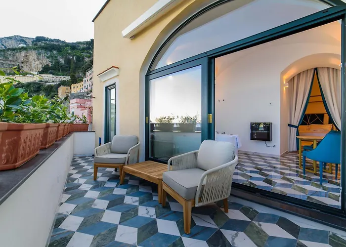 Palazzo Vitagliano 4* Амальфі