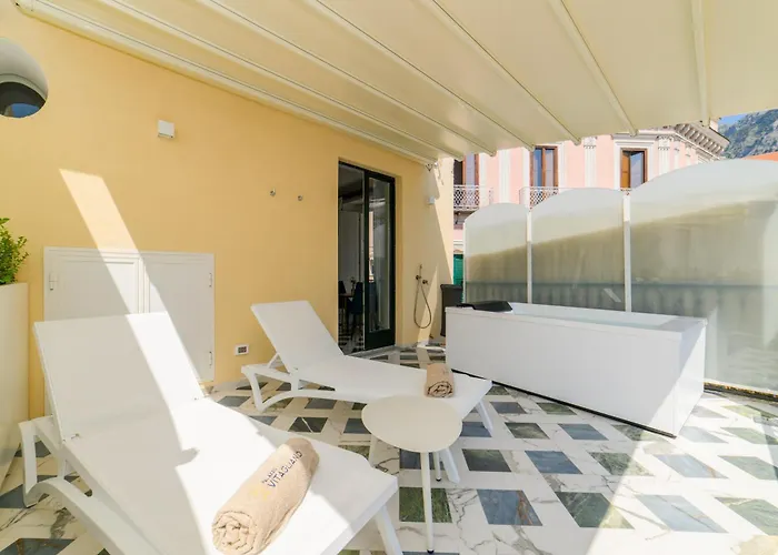Palazzo Vitagliano 4* Амальфі