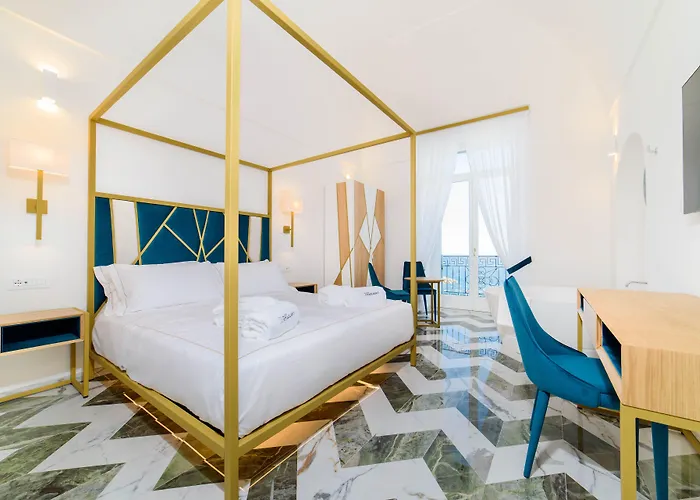 Palazzo Vitagliano 4* Амальфі