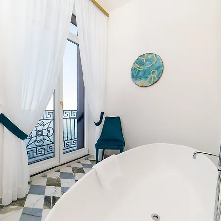 Pensión Palazzo Vitagliano 4*