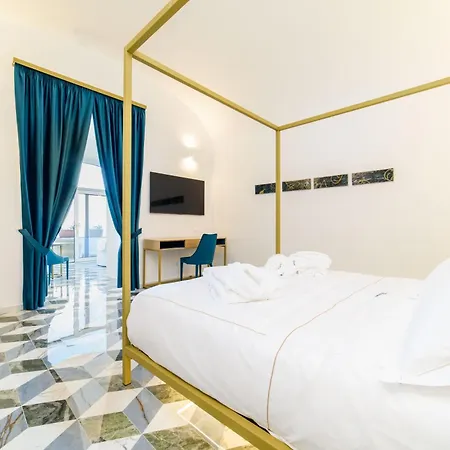 Konukevi Palazzo Vitagliano 4*